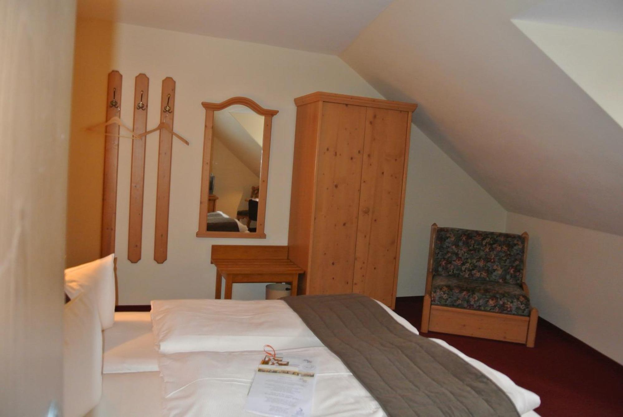Akzent Hotel Am Bach Dettelbach Exterior foto