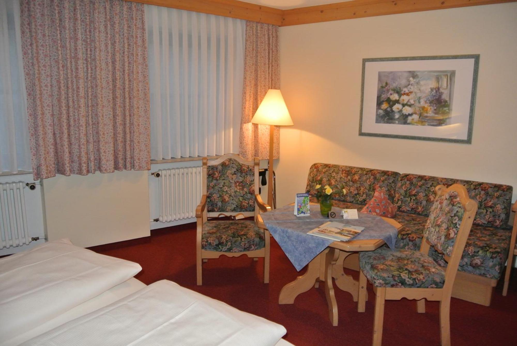 Akzent Hotel Am Bach Dettelbach Exterior foto